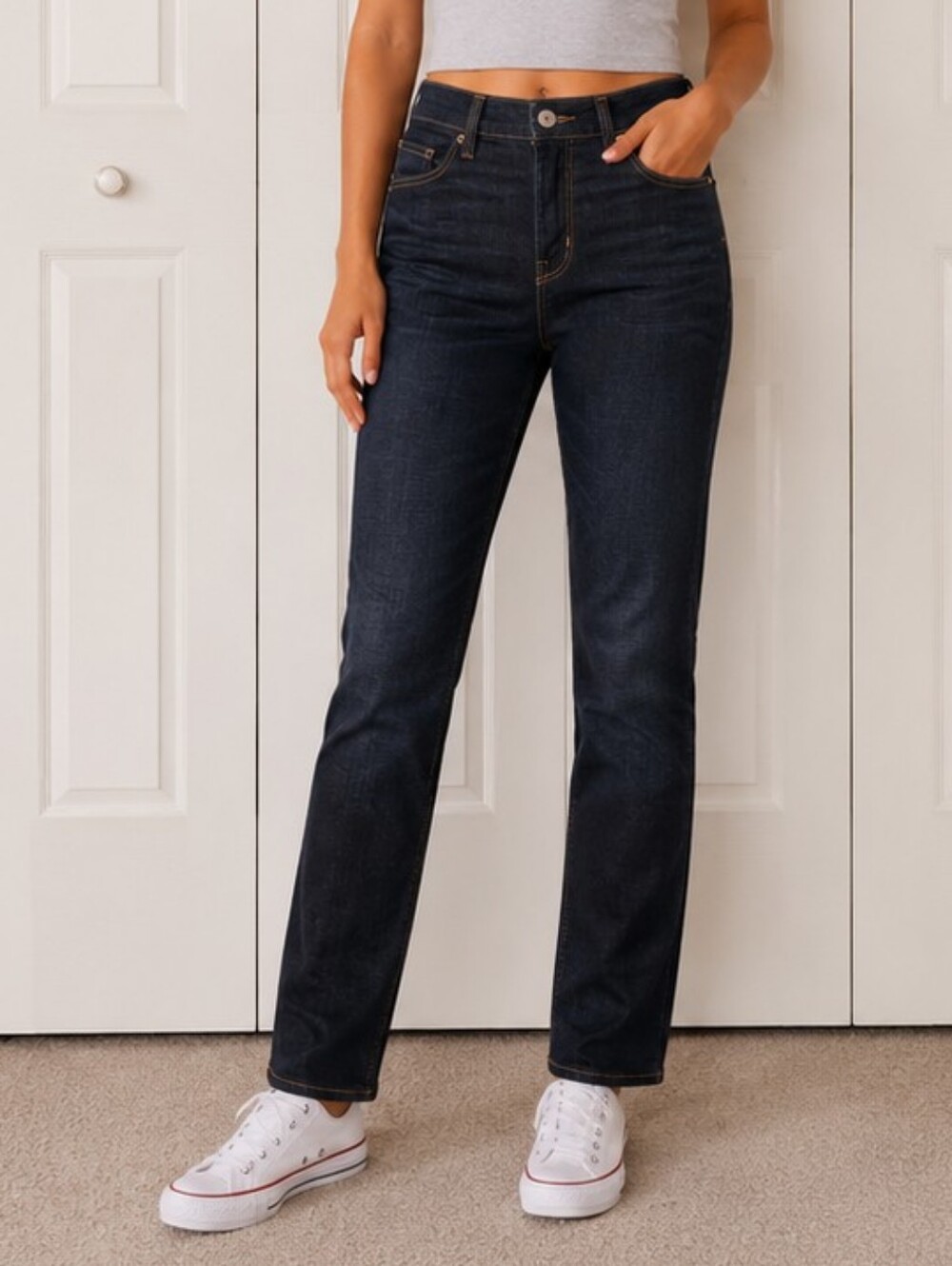 Levis: "Flatter & Flaunt" Jeans - Size 6 - 28/32